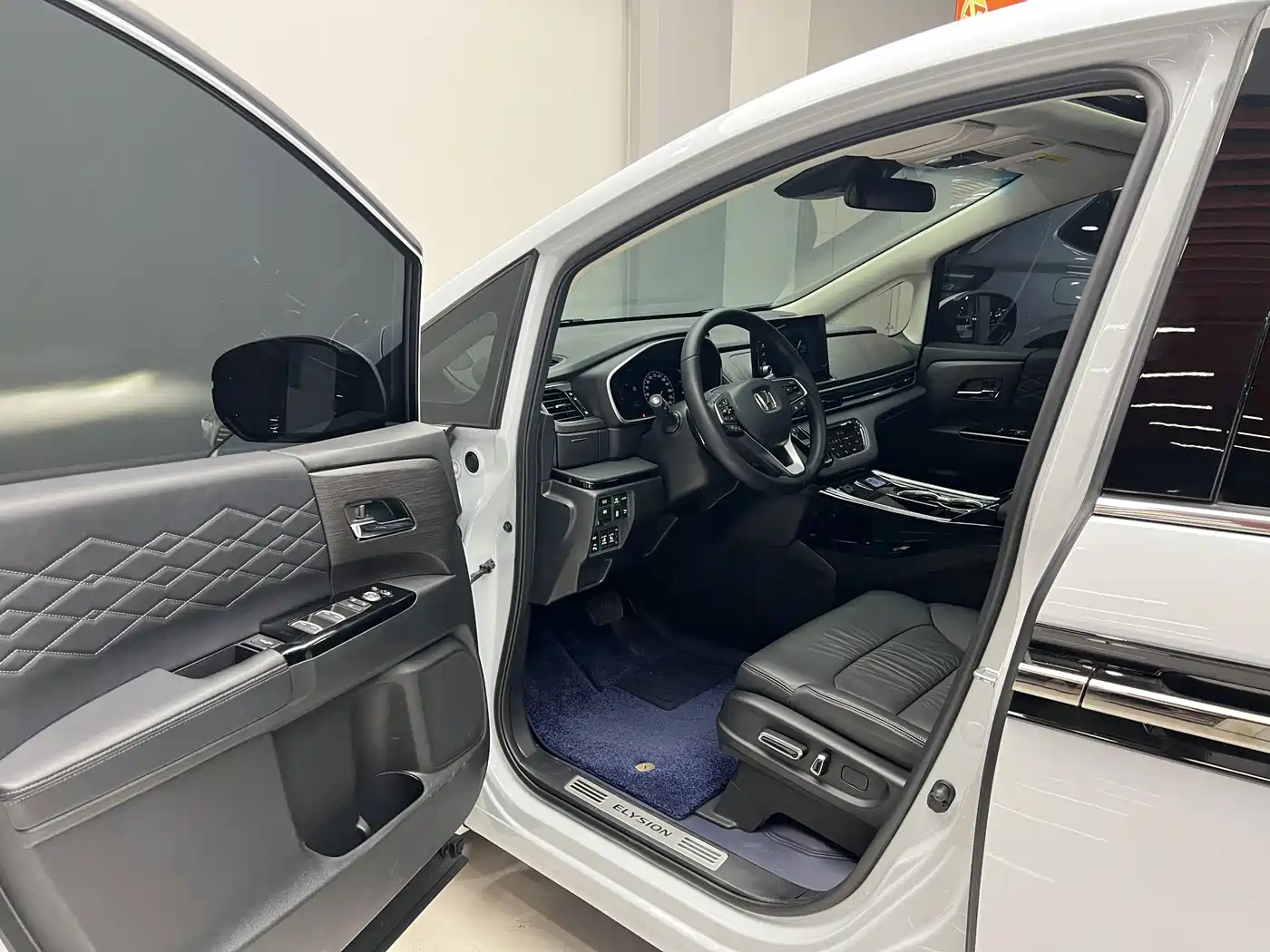 Honda Elysion 2025 2024 2.0L e:HEV Luxury Edition