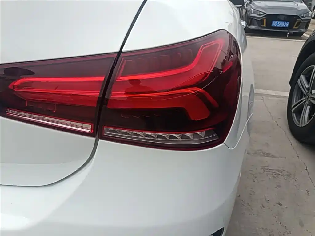 Mercedes-Benz A-Class 2019 A 200 L Sport Sedan фото 8