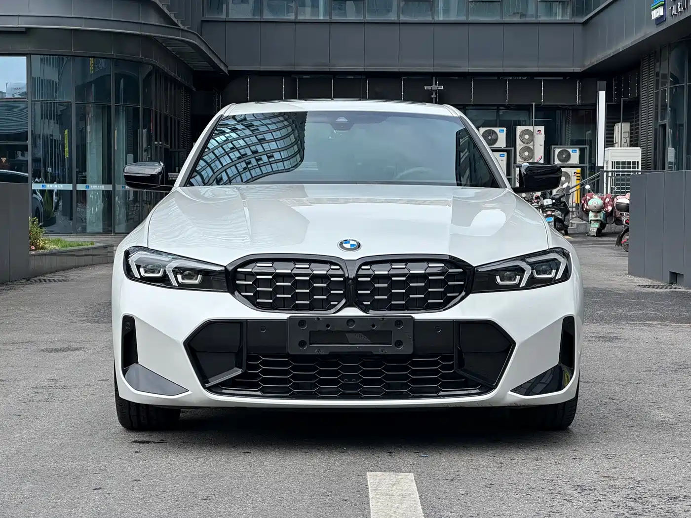 BMW 3 Series 2024 325i M Sport Shadowline Package фото 2