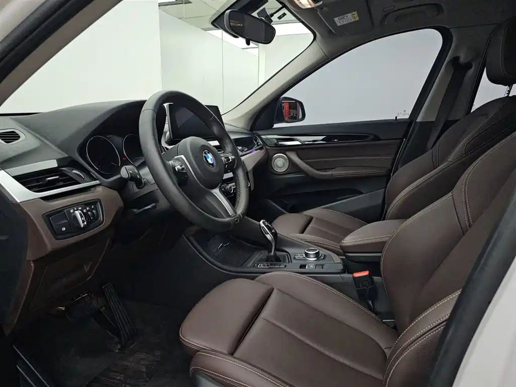 BMW X1 2021 sDrive25Li Leading фото 3