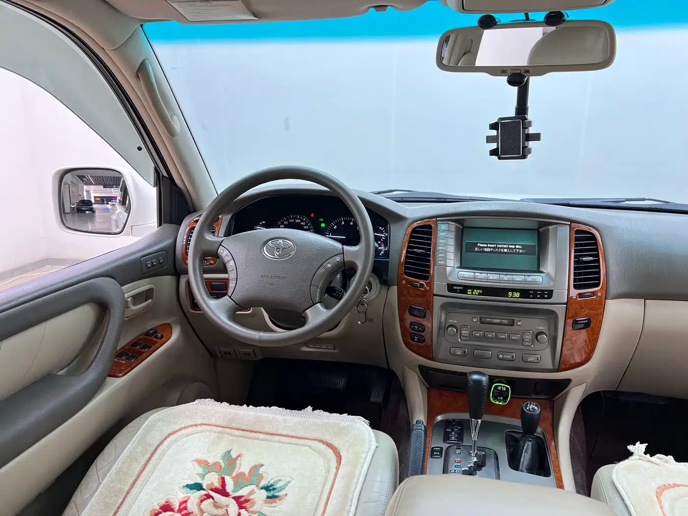Toyota Land Cruiser 2005 Model 4.7L Automatic VX-R Luxury DVD Edition фото 12