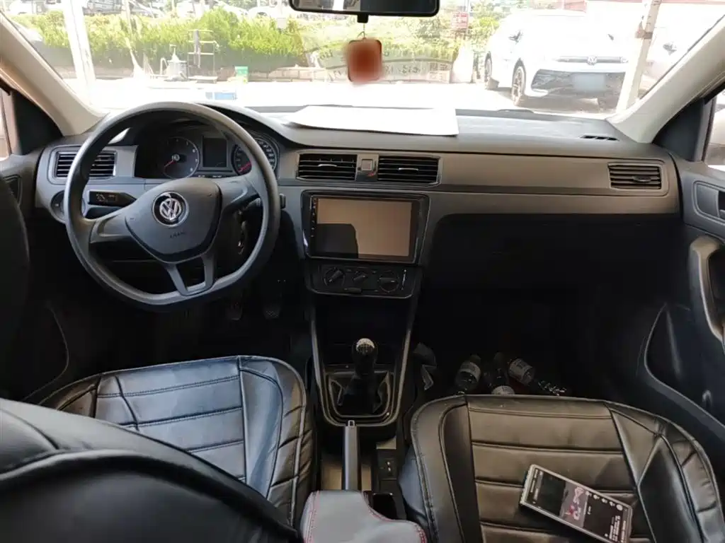 VOLKSWAGEN SANTANA