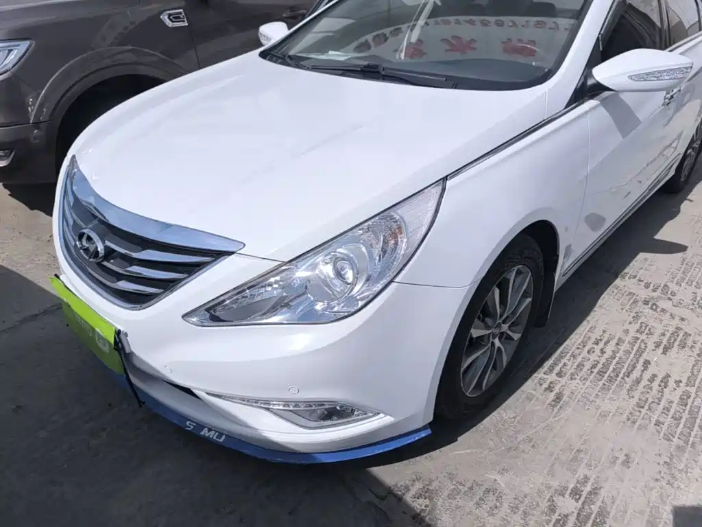 Фото 24 - Hyundai Sonata