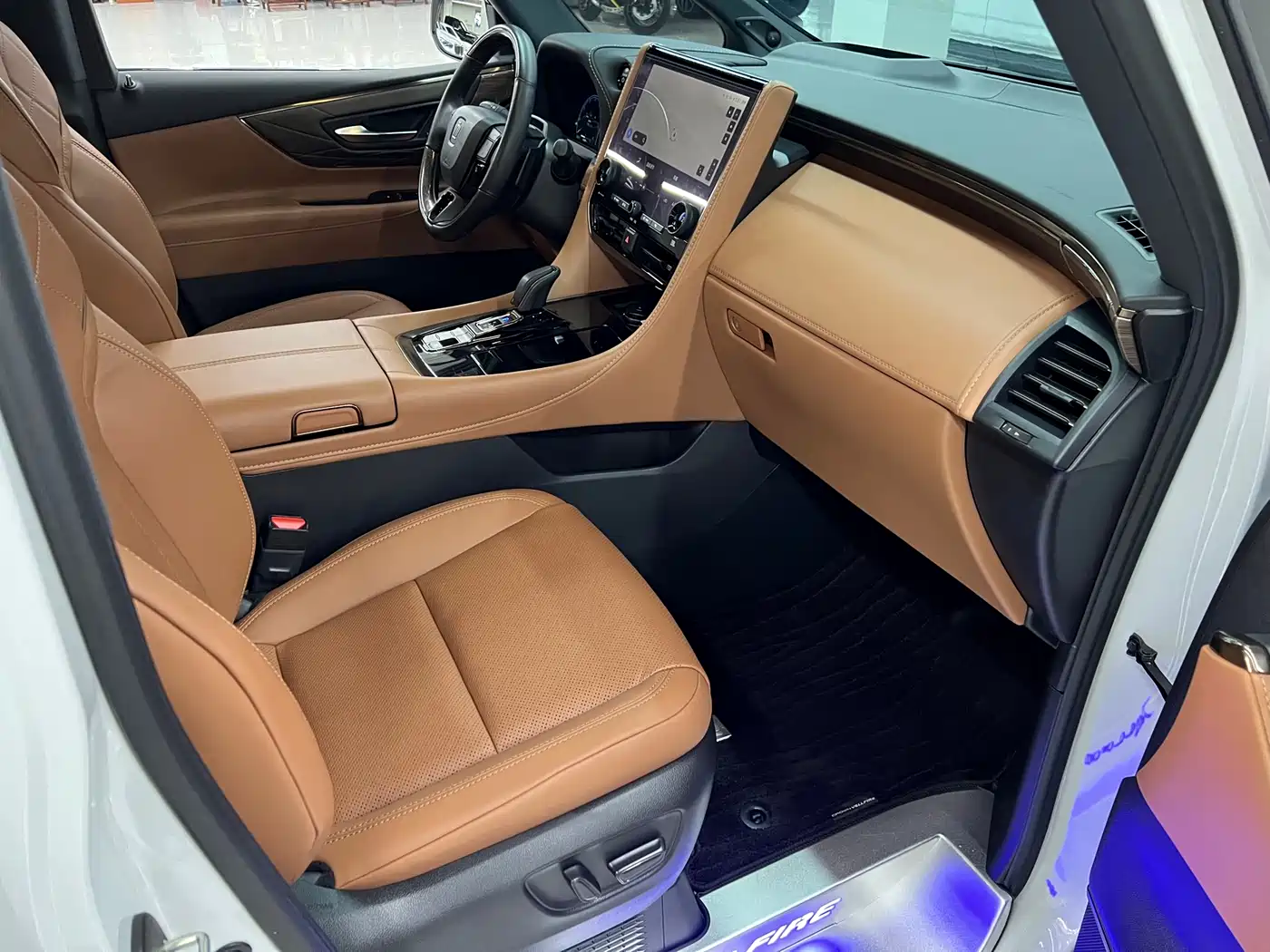 Toyota Vellfire 2024 Crown Hybrid 2.5L Executive Premium Edition фото 20