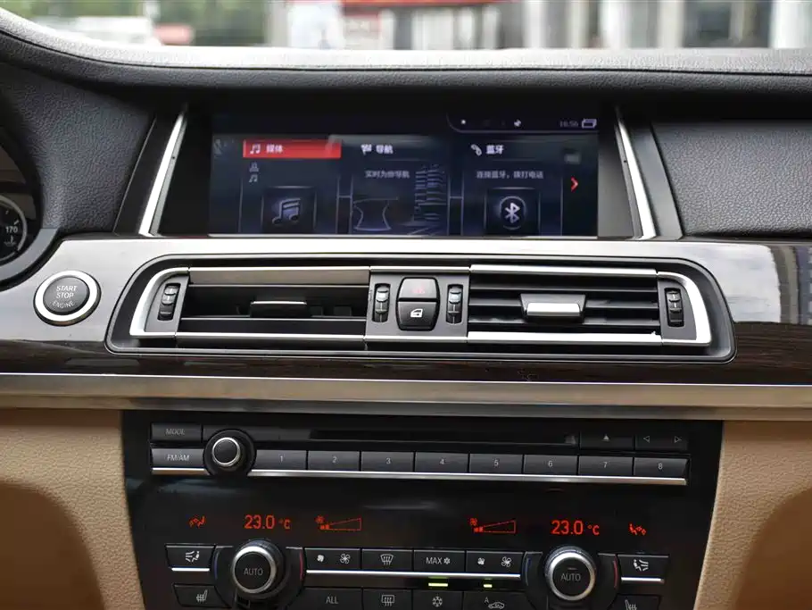 BMW 7 Series 2011 730Li Elegance фото 12