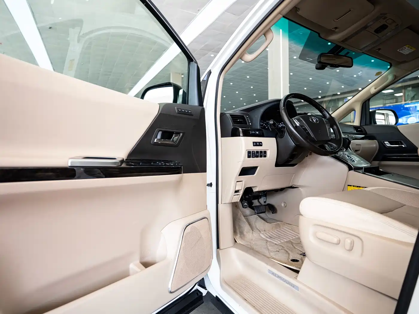 Toyota Alphard 2012 3.5L Premium Edition фото 8