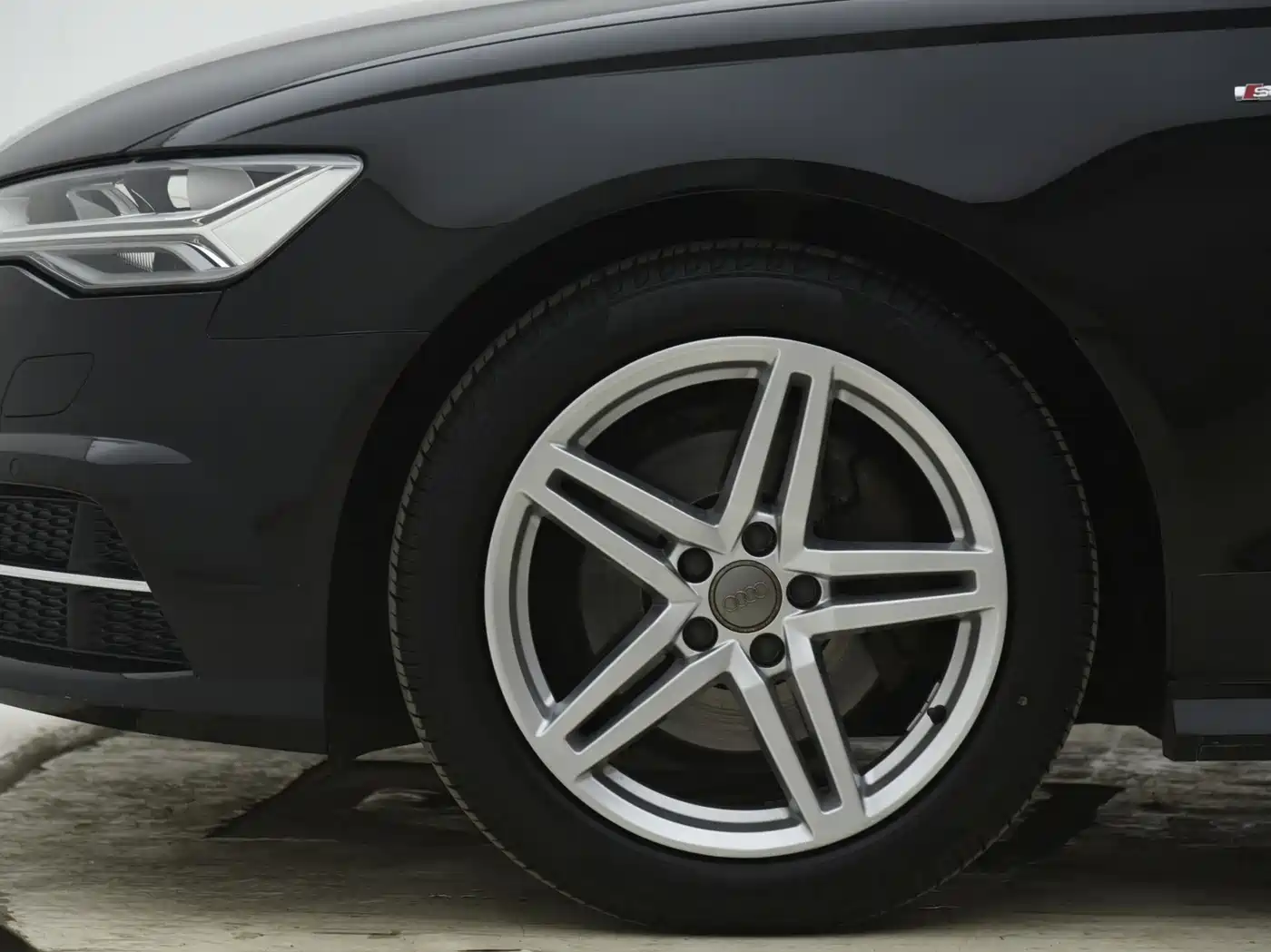Audi A6L 2018 30th Anniversary 30 FSI Style фото 4