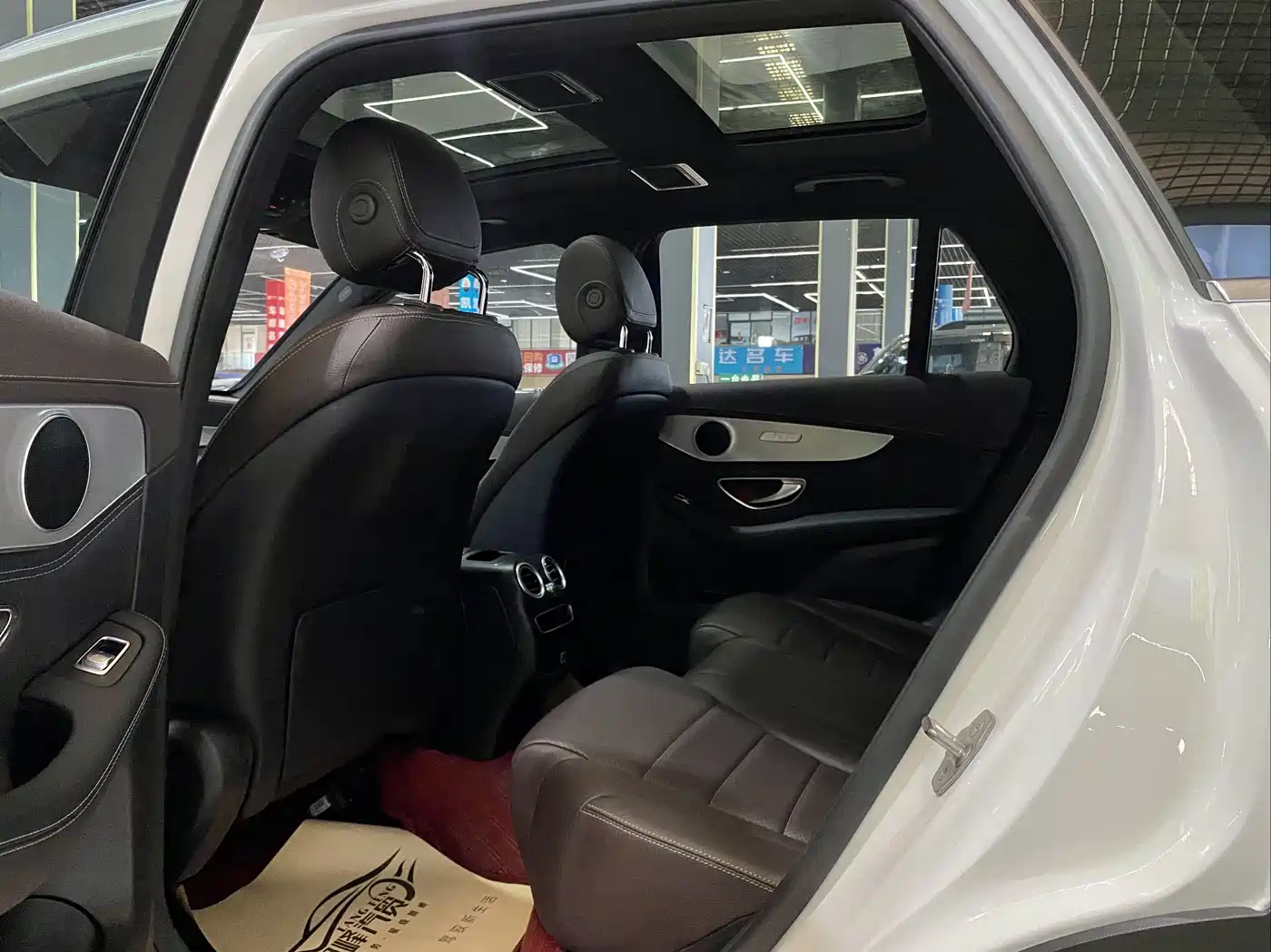 Mercedes-Benz GLC 2021 GLC 260 L 4MATIC Sporty фото 17