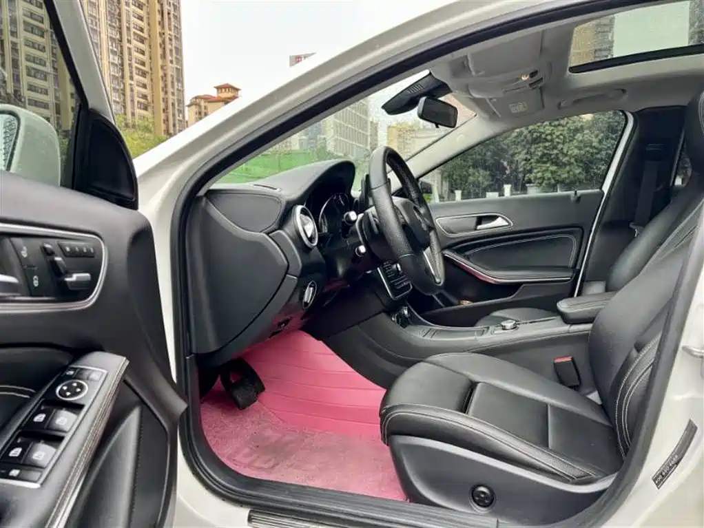 Mercedes-Benz GLA 2016 GLA 200 Fashion фото 4