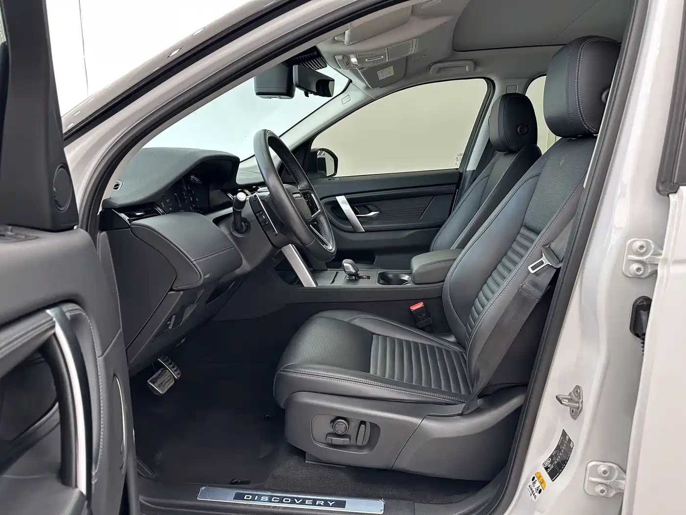 Land Rover Discovery Sport 2024 Luxury Custom Edition фото 4