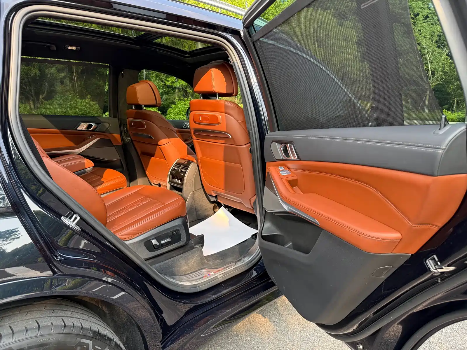 Фото 17 - BMW X7