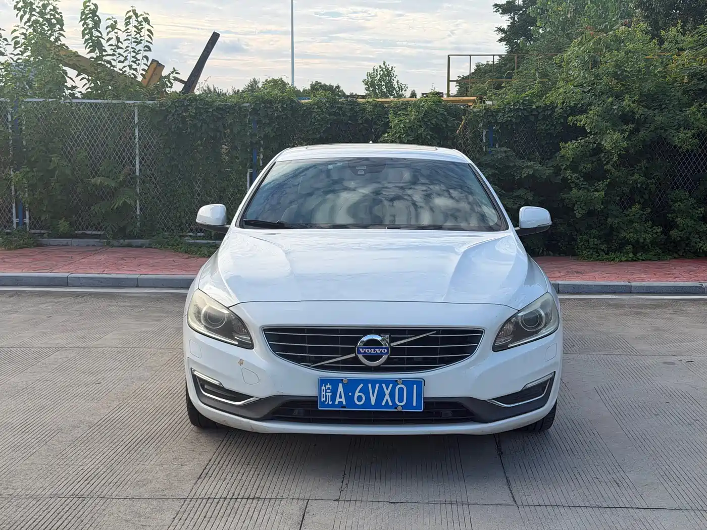 Photo 2 - Volvo S60