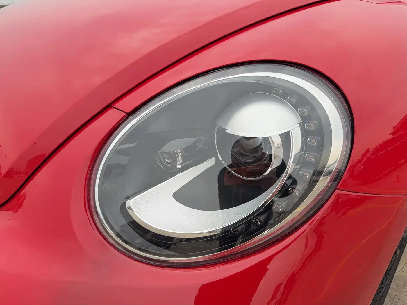 Volkswagen Beetle 2018 180TSI Obsidian Series Special Edition фото 17