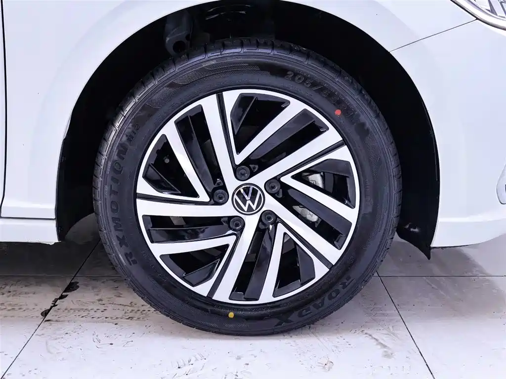 Volkswagen Lavida 2024 Model 1.5L Automatic 5 Million Edition фото 6