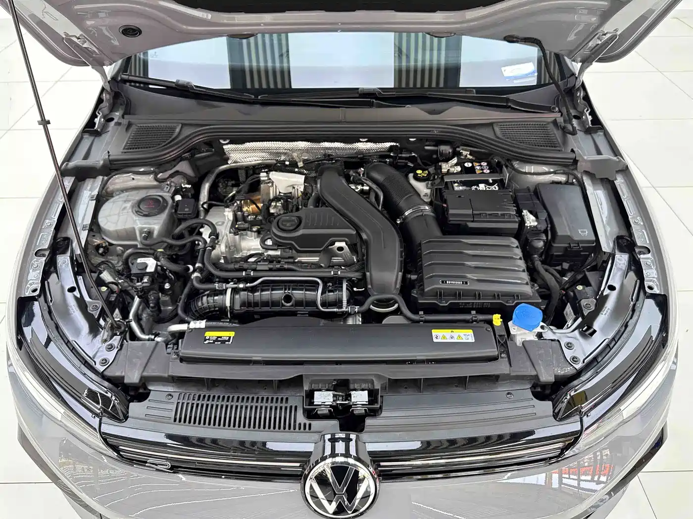 Volkswagen Golf 2025 2025 300TSI R-Line