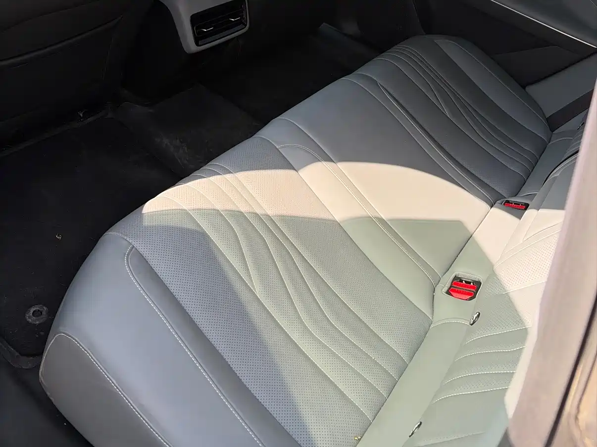 GEELY GALAXY GALAXY E8