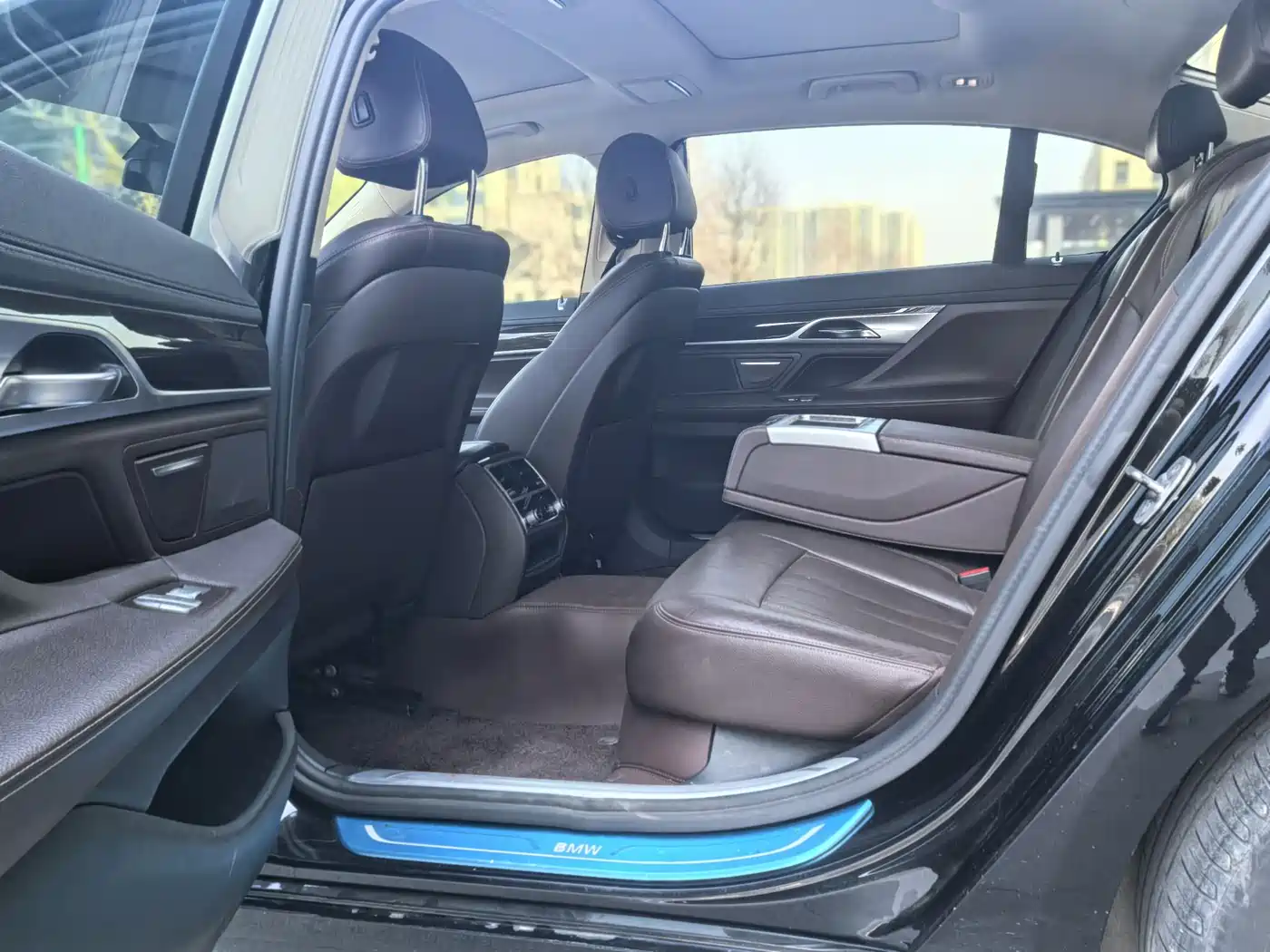 BMW 7 Series 2016 730Li Leading фото 7