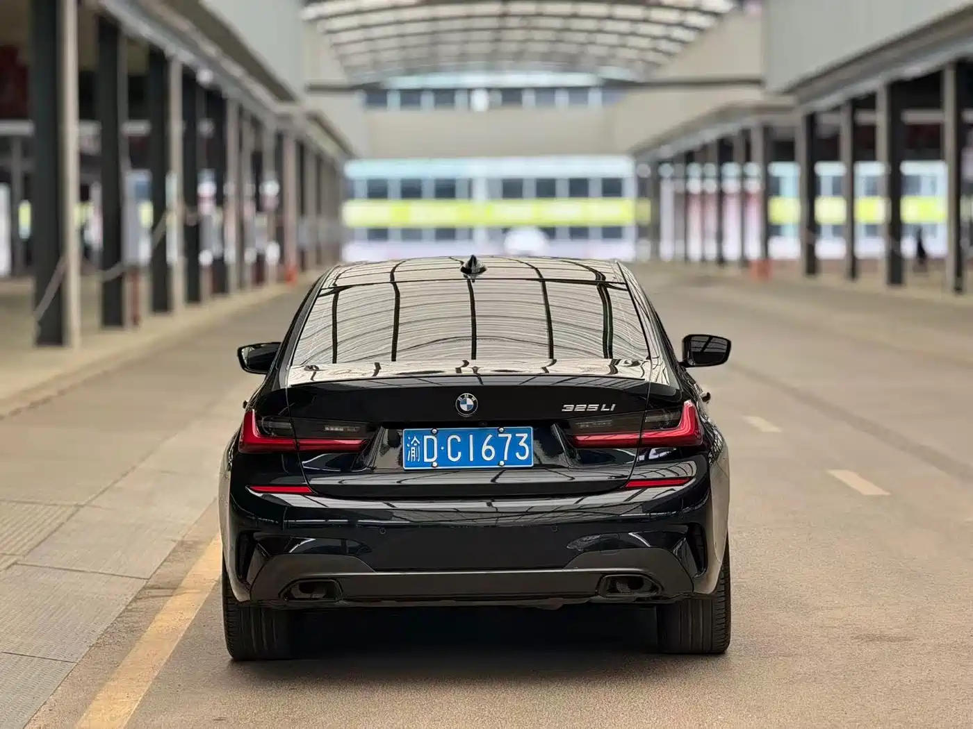 BMW 3 Series 2022 325Li M Sport Shadow Edition фото 15