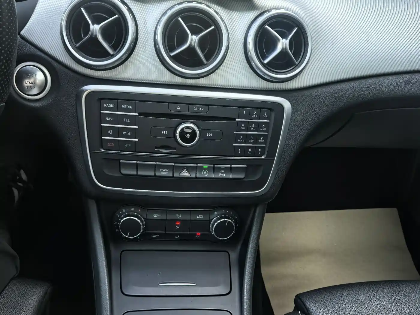 Mercedes-Benz GLA 2016 GLA 200 Dynamic фото 18