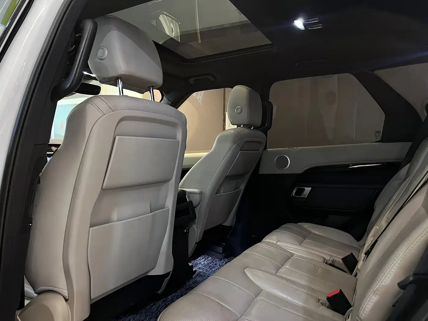 Land Rover Discovery 2019 3.0 SC V6 SE фото 6