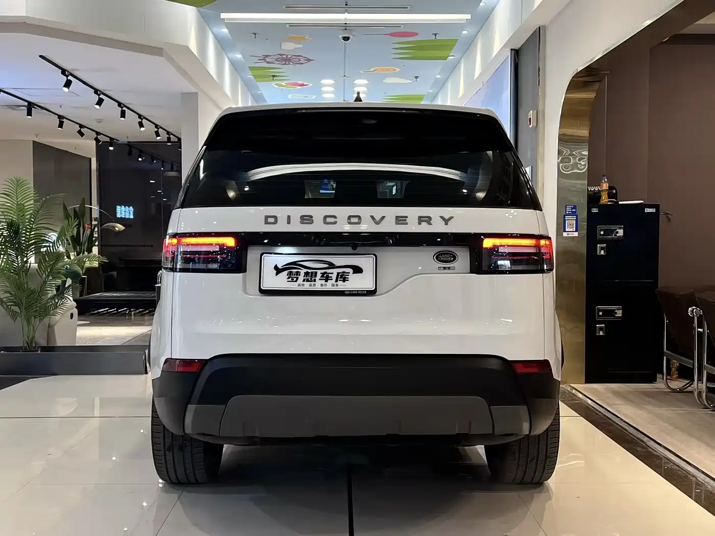 Land Rover Discovery 2019 3.0 SC V6 SE фото 8