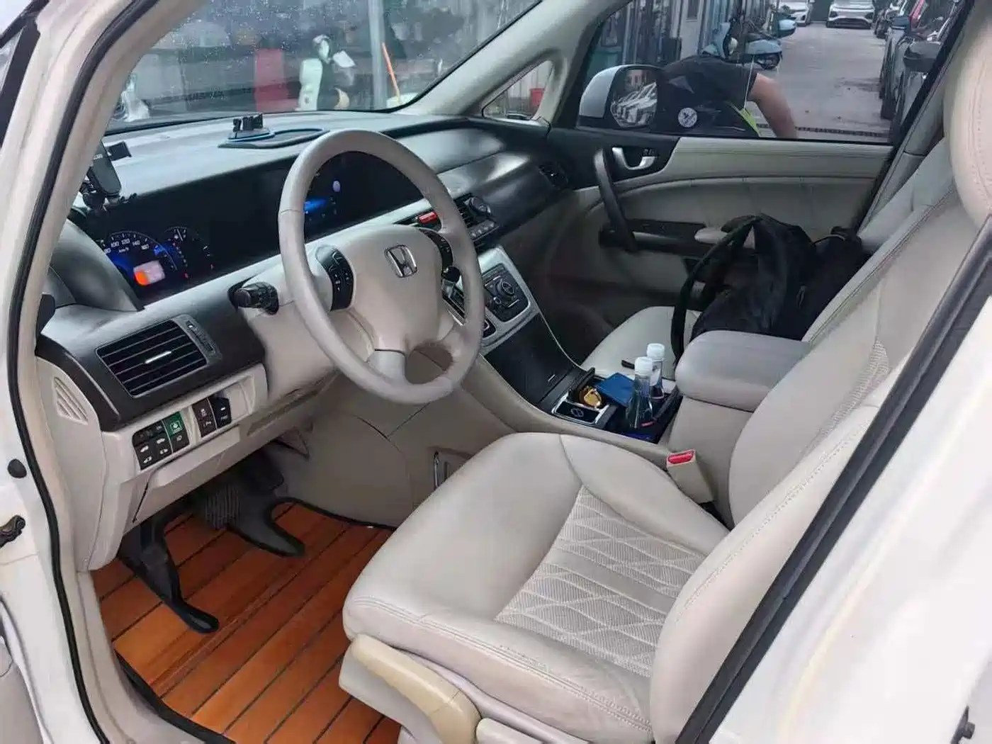 Honda Elysion 2013 2012 2.4L VTi Luxury Edition