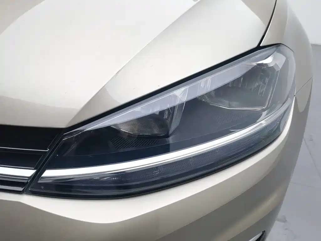Фото 7 - Volkswagen Golf