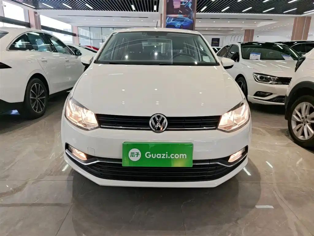Volkswagen Polo 2016 1.6L Automatic Comfort фото 3