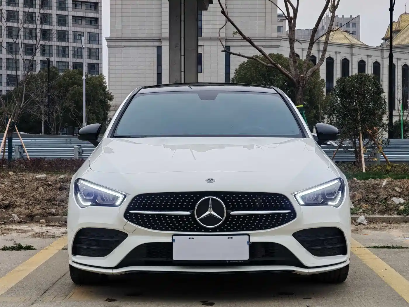 MERCEDES-BENZ CLA