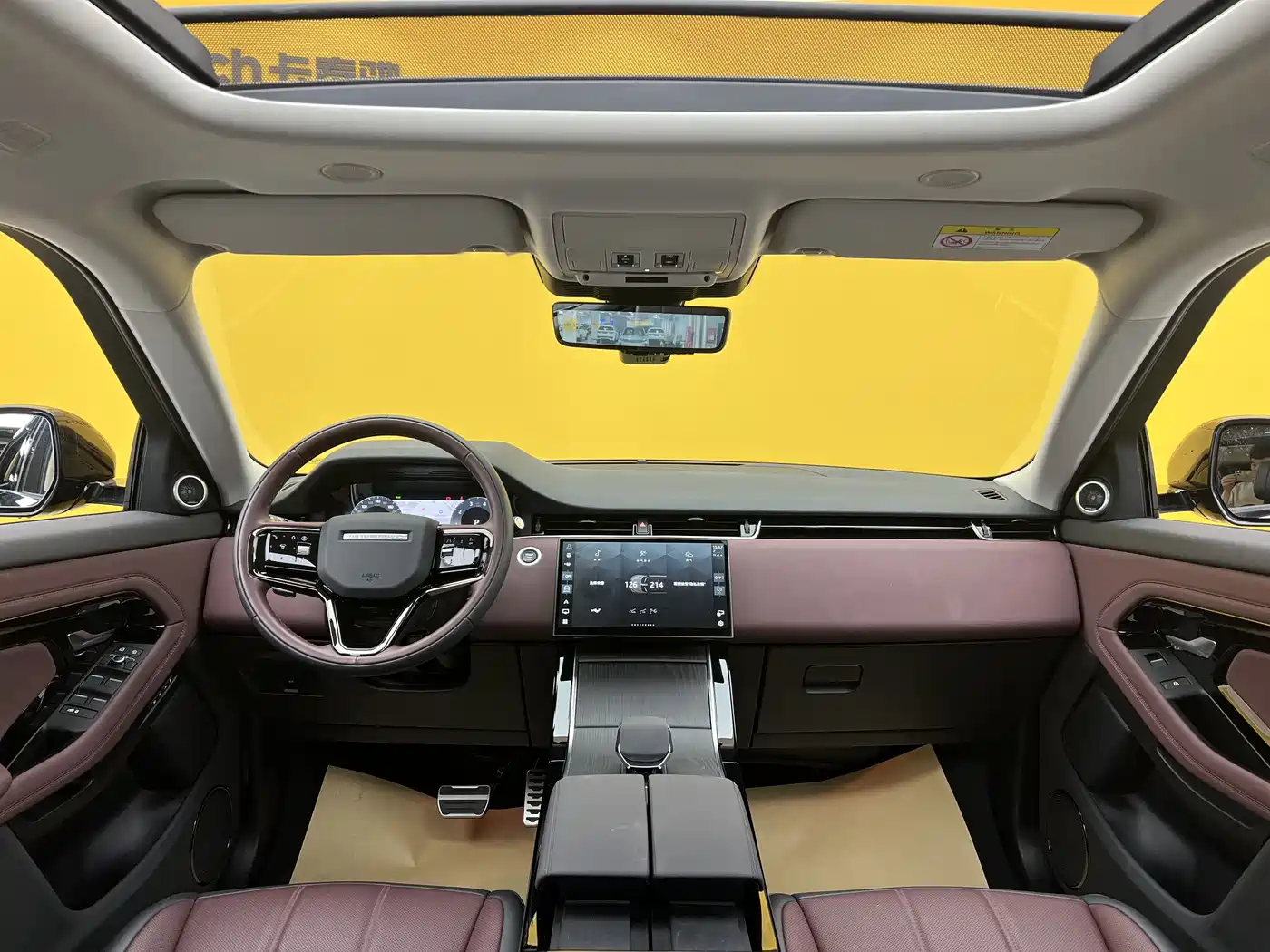 Land Rover Range Rover Evoque 2024 Range Rover Evoque L 249PS Light Master Edition фото 12