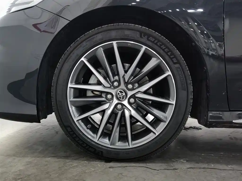 Toyota Camry 2023 2.5G Luxury Edition фото 17
