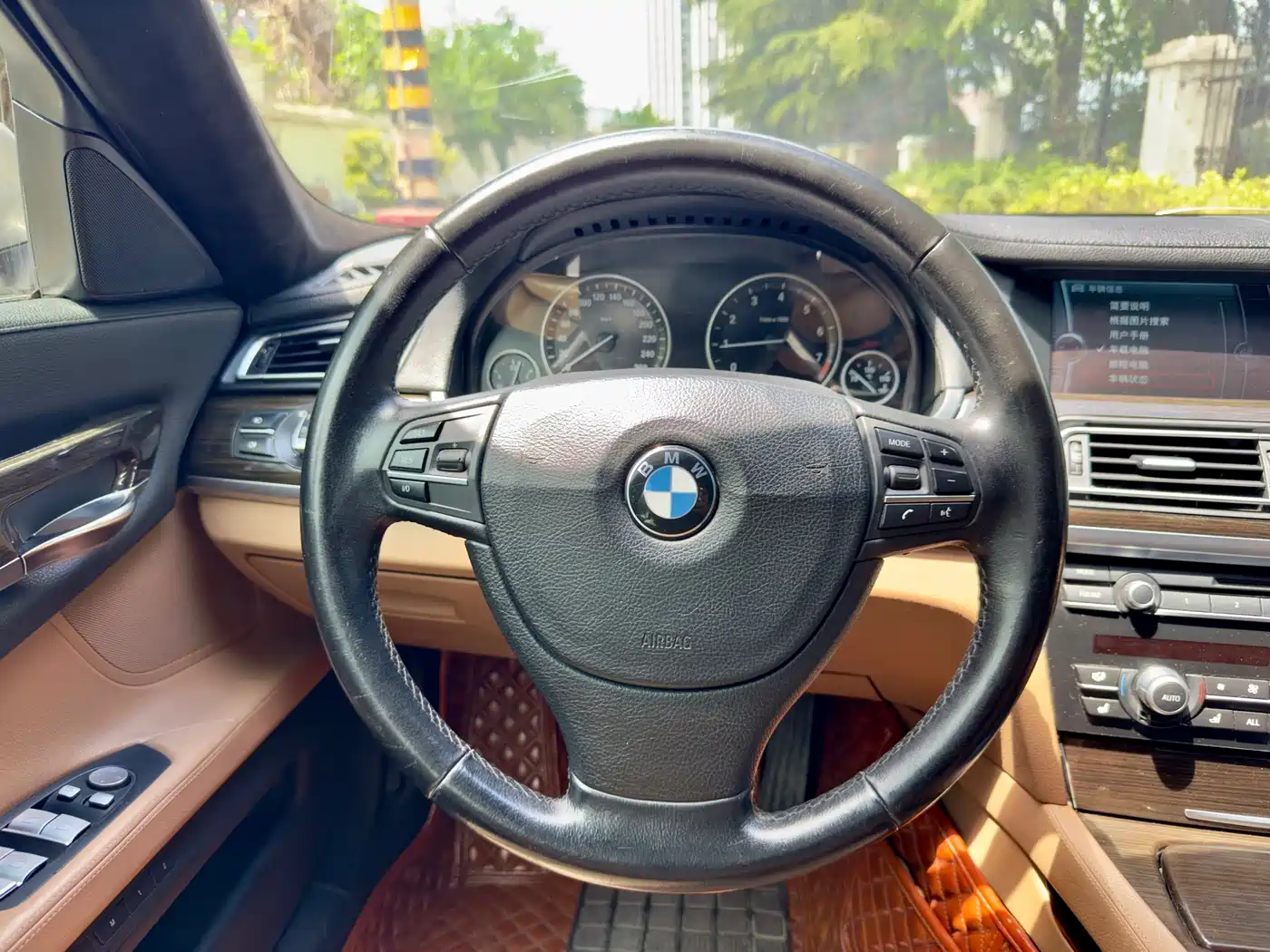 BMW 7 Series 2011 730Li Elegance фото 13