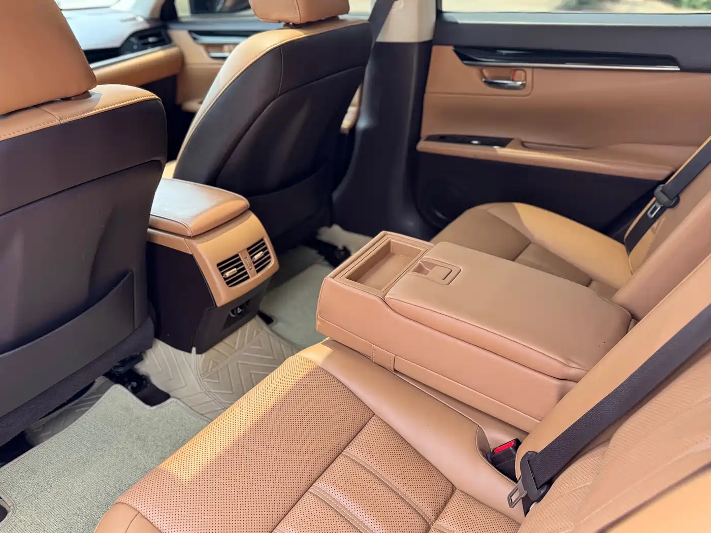 Lexus ES 2015 200 Elite Edition фото 8