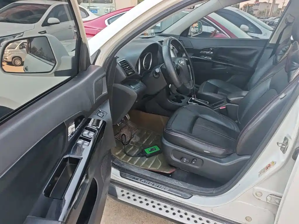 Landwind X5 2015 2015 1.5T CVT Pioneer Edition
