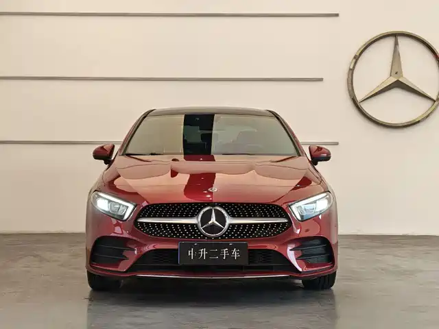 Mercedes-Benz A-Class 2020 Facelift A 200 L Sport Sedan Fashion — фото 2