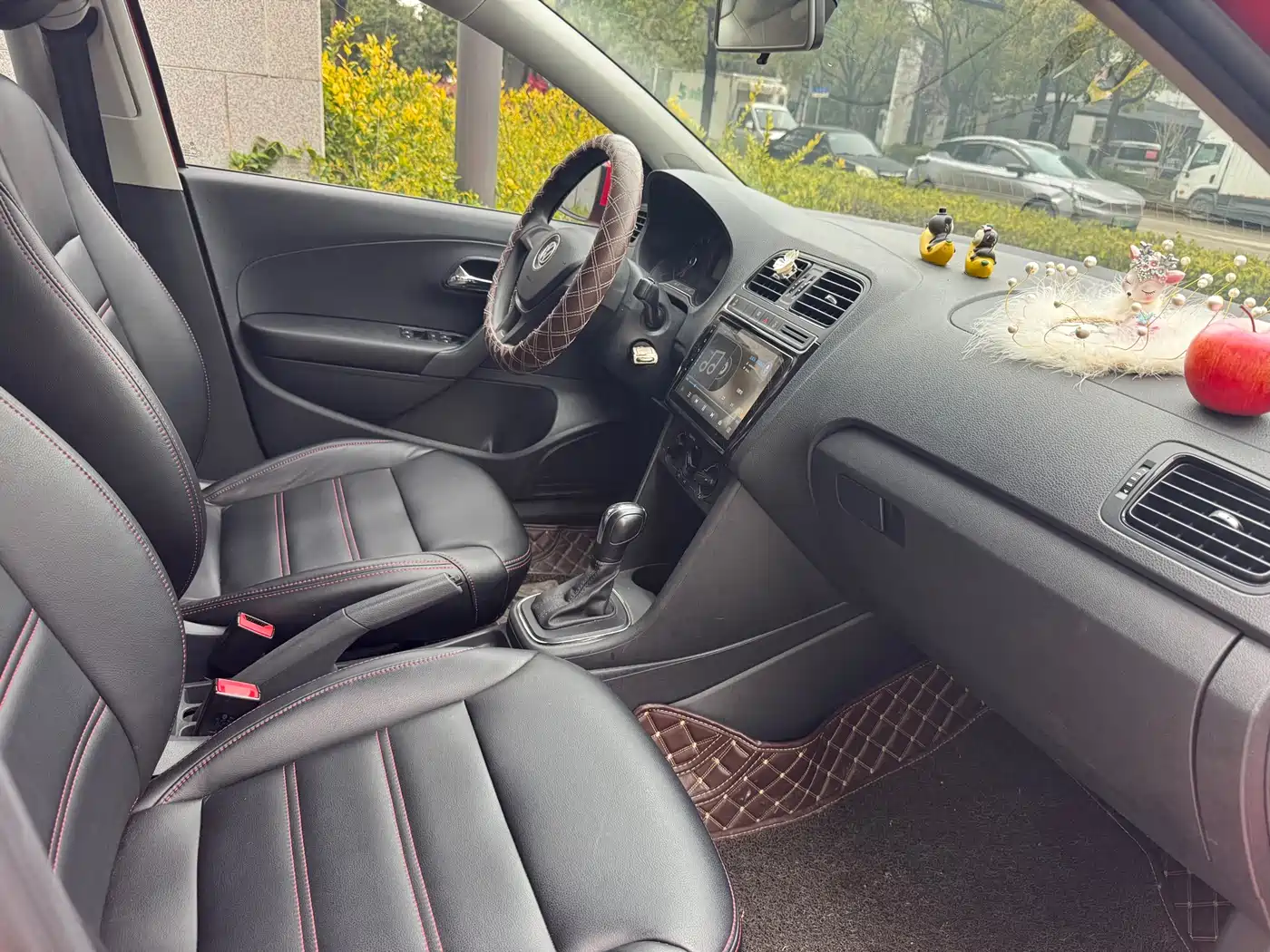Volkswagen Polo 2018 1.5L Auto Safe Drive фото 5
