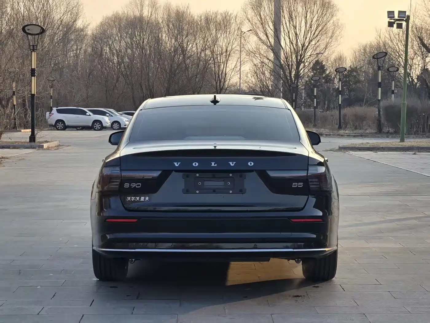 VOLVO S90