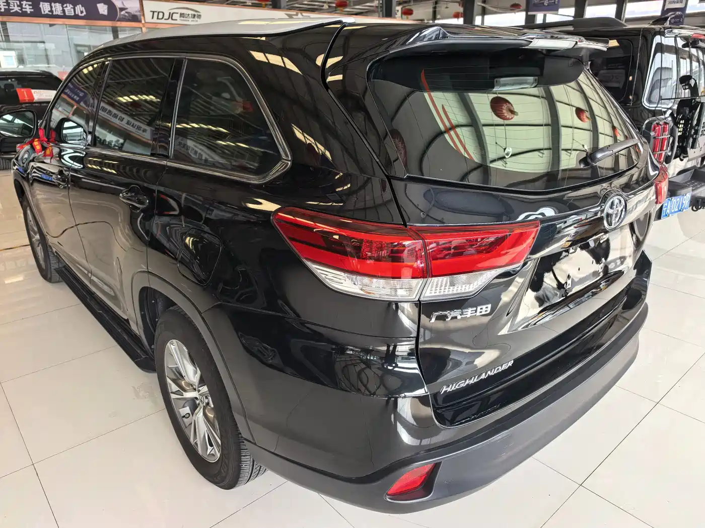 TOYOTA HIGHLANDER