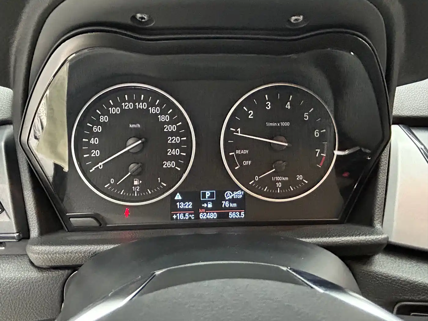 BMW 2 Series Touring 2016 218i Leading фото 9