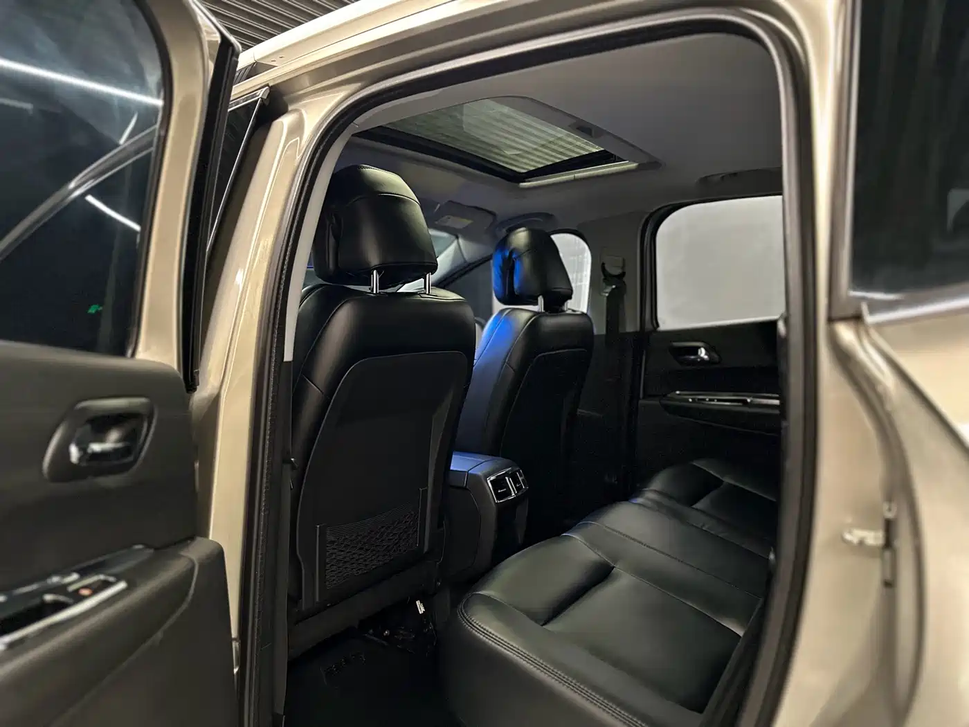 Peugeot 3008 2016 2.0L Automatic Classic Edition фото 14