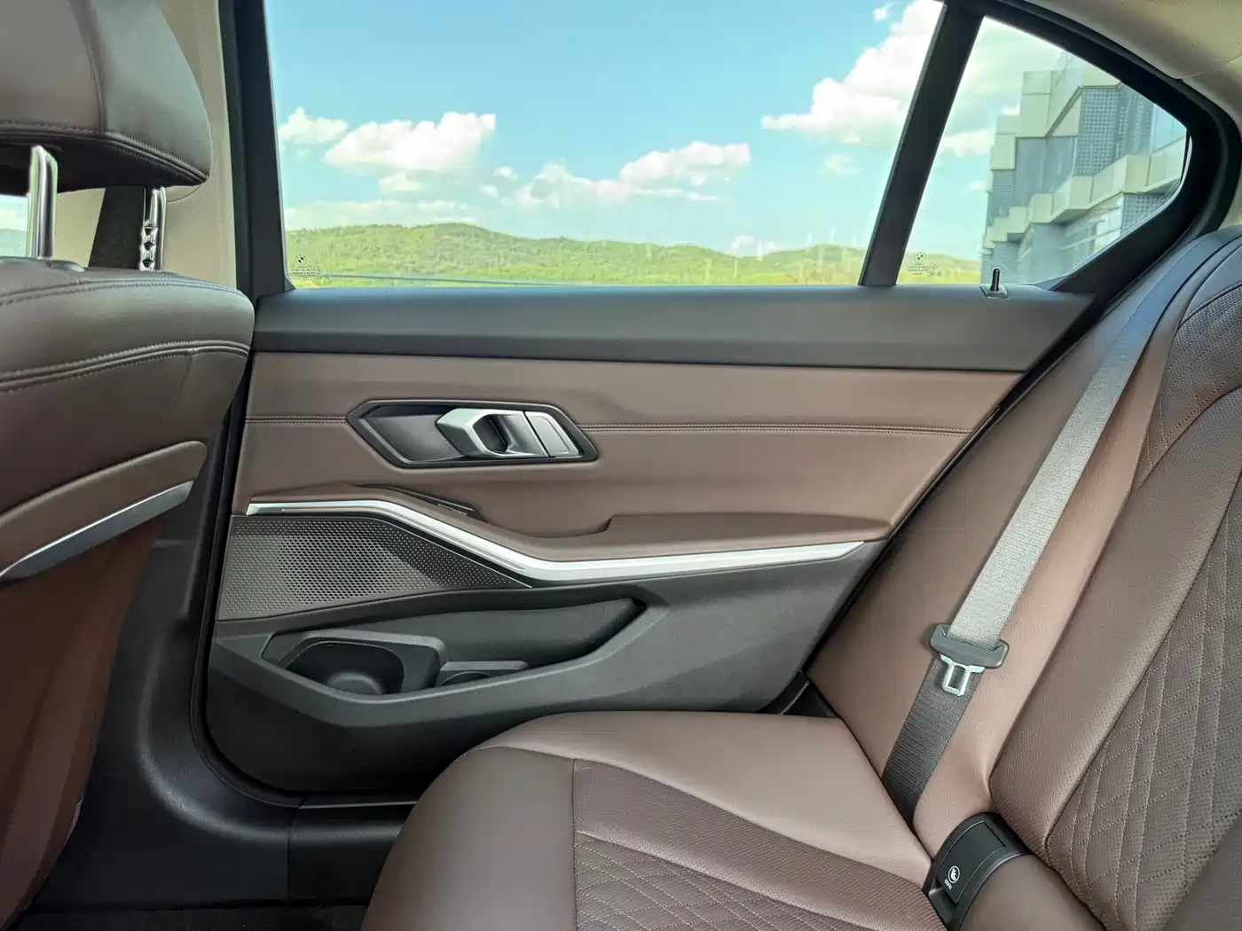 BMW 3 Series 2023 325Li M Sport Package фото 34