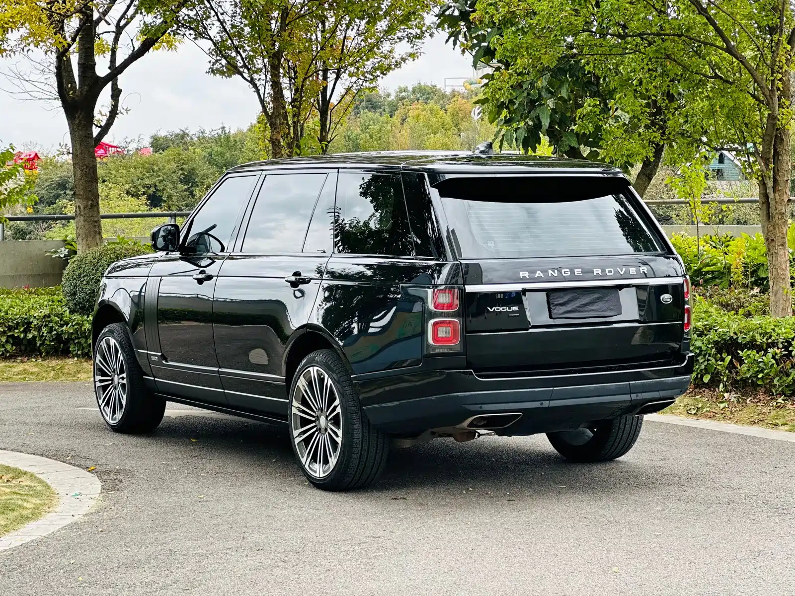 Фото 10 - Land Rover Range Rover