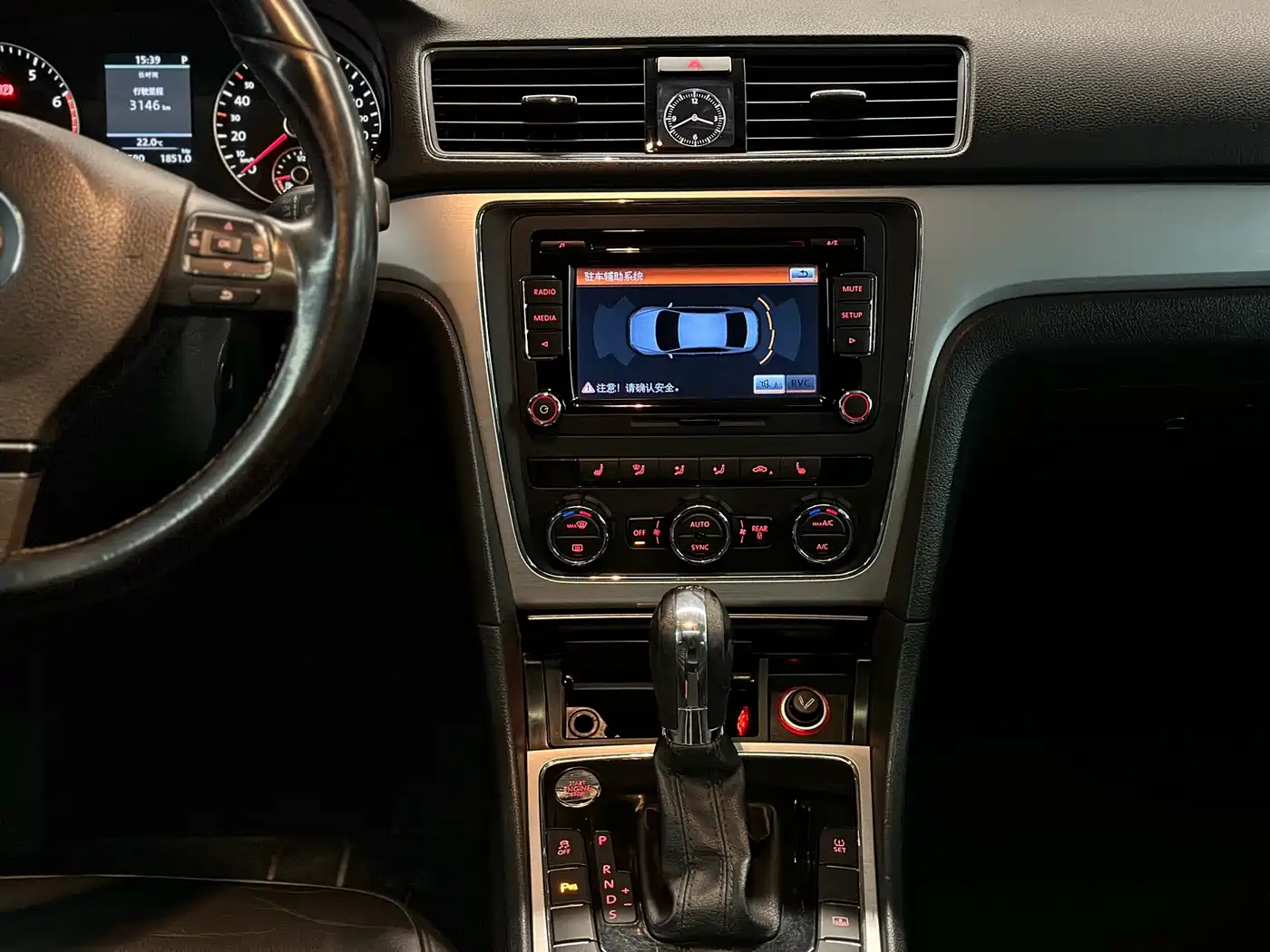Volkswagen Passat 2014 1.8TSI DSG Executive Edition фото 18