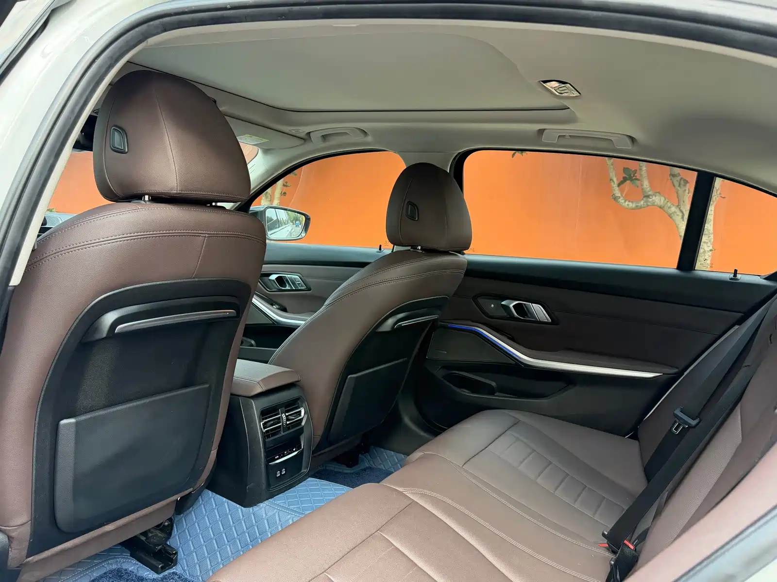Photo 6 - BMW 3 Series
