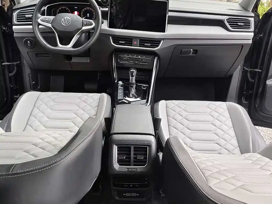 Volkswagen Tayron 2024 330TSI 2WD Luxury Plus Advanced фото 16