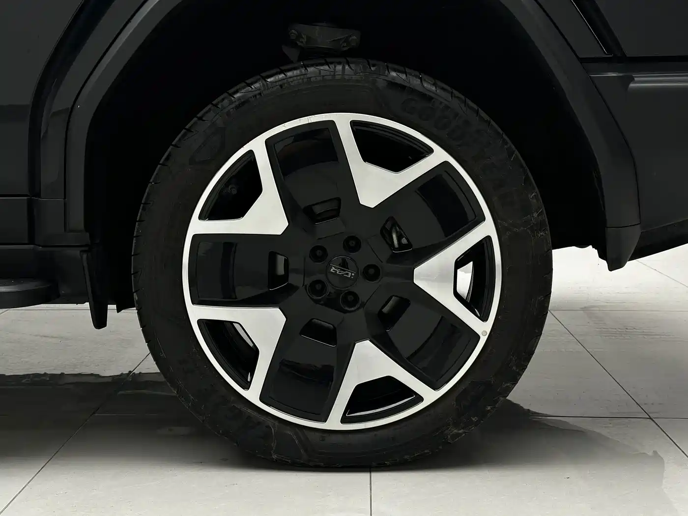iCAR V27 2026 2026 200KM AWD Falcon 500