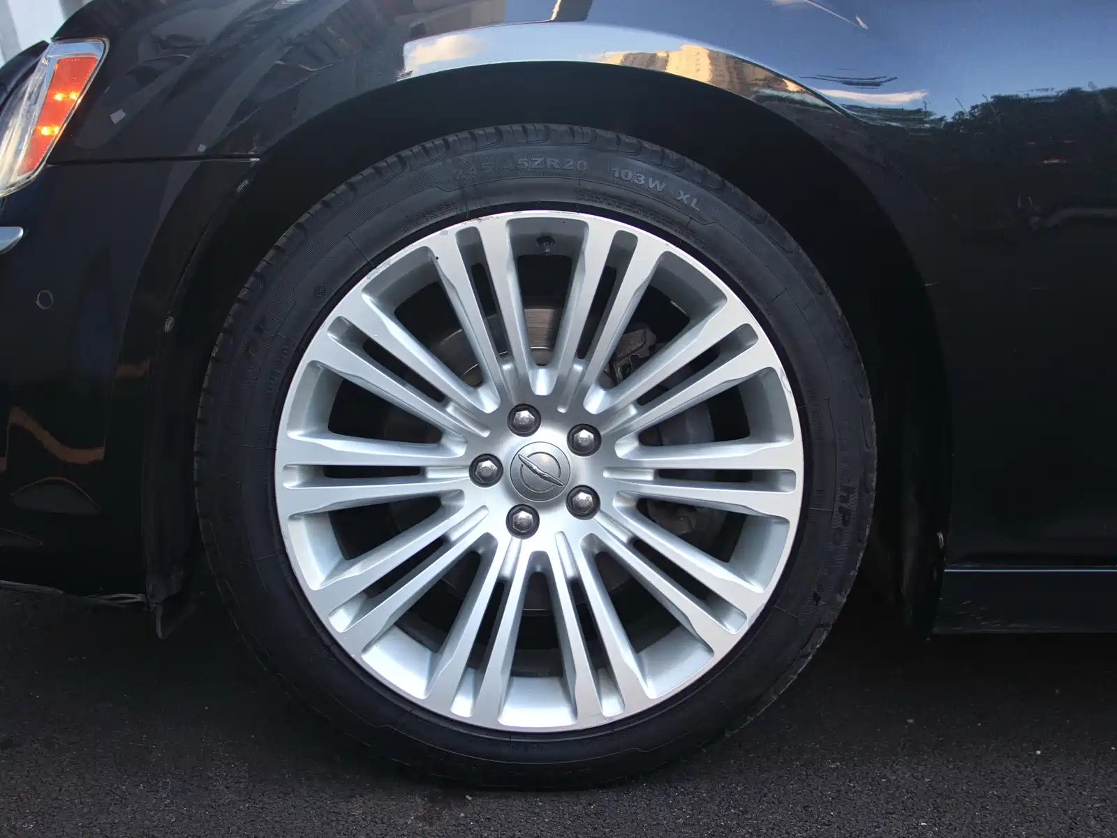 Photo 12 - Chrysler 300C (Import)