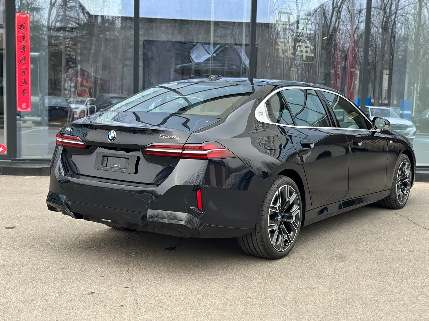 BMW 5 Series 2025 530Li Leading M Sport Package фото 2