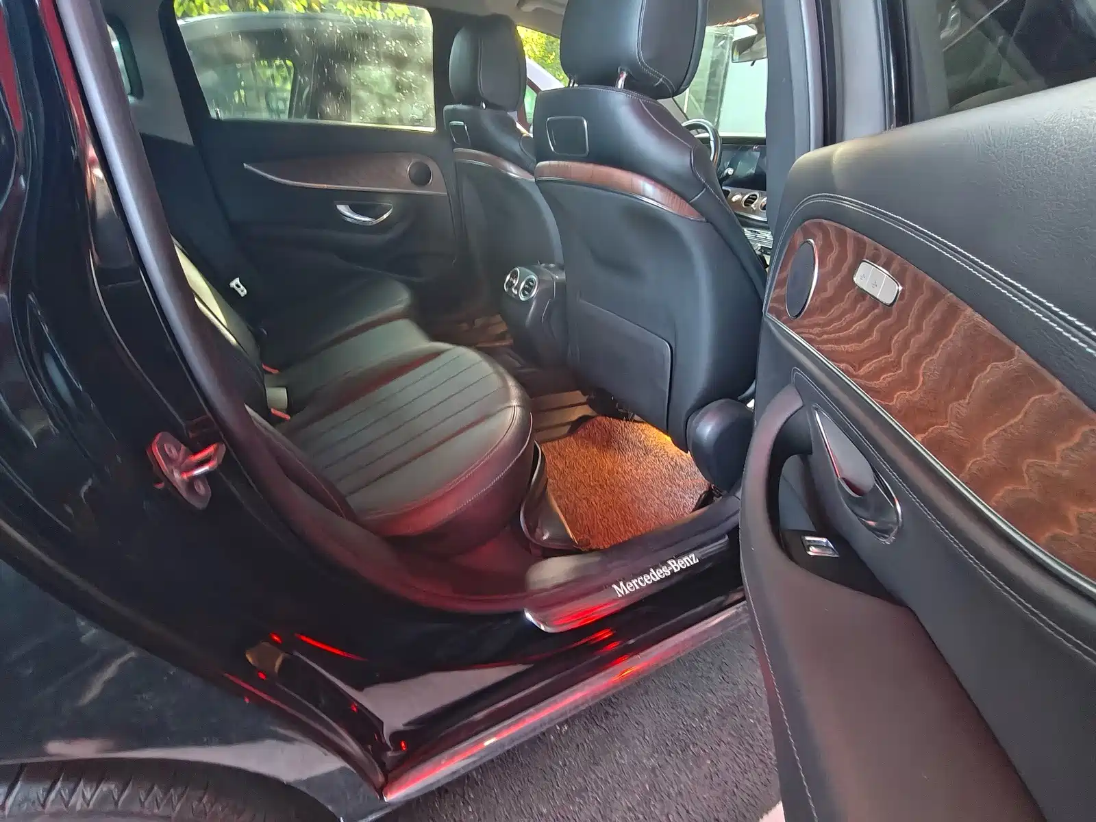 Фото 8 - Mercedes-Benz E-Class