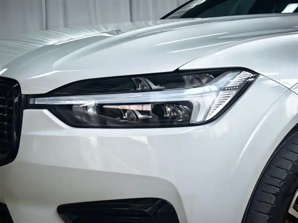 VOLVO XC60 PLUG IN HYBRID